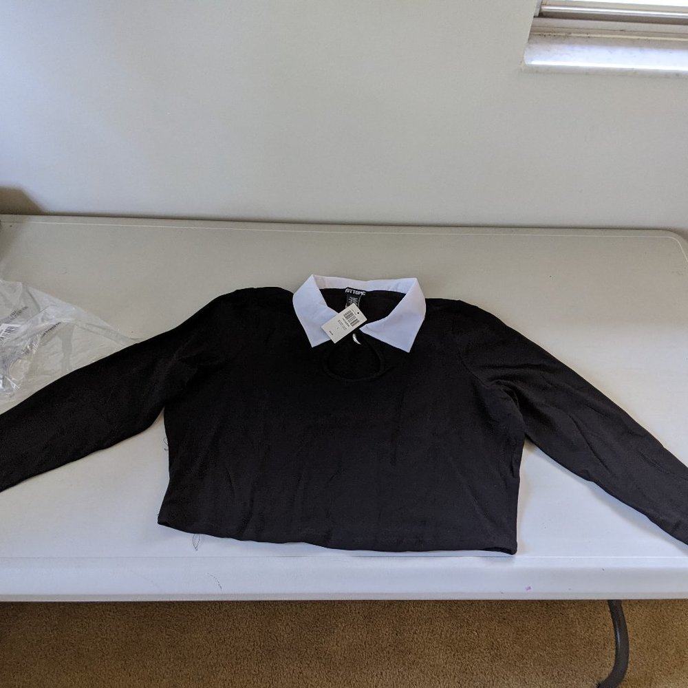 Hot Topic Crescent Moon Crop Top